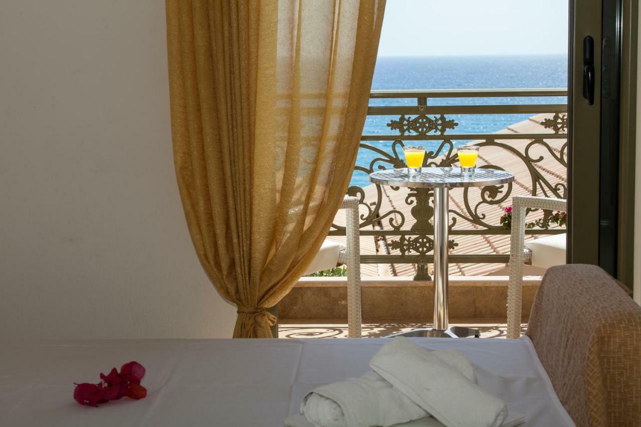 Siarbas Hotel パラリア・ブラフ エクステリア 写真